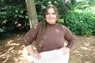 photo of woman outdoors, day