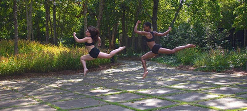 women in flight, outdoors
