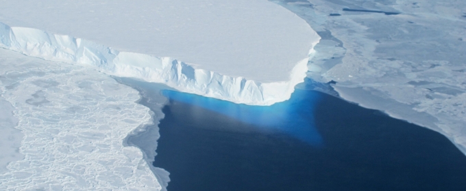 photo of glacier ice shelf