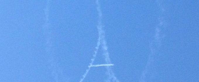 eiffel tour skywriting